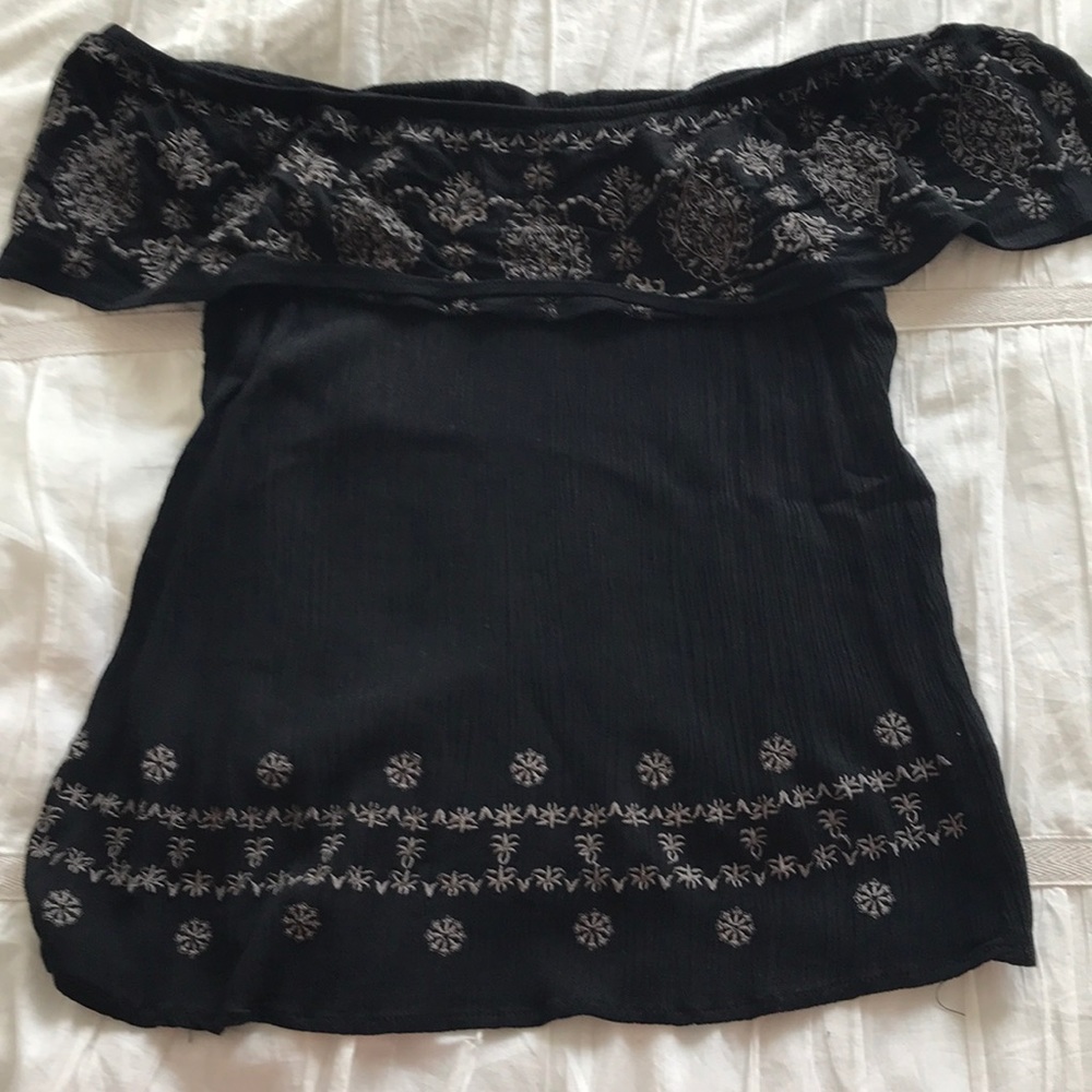 Off the shoulder Francesca’s top